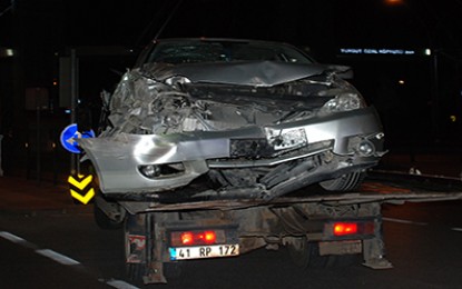 Otomobil ile halk otobüsü  çarpıştı: 1 kişi yaralandı