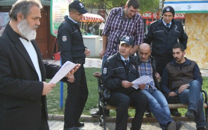 Bu kez önce polis okudu!