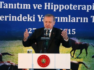 Kökü Olmayanlar Esen Her Rüzgârın Önünde Sürüklenip Gitmeye Mahkûmdur