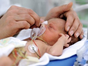 Okan Üniversitesi Hastanesi Yenidoğan Uzmanı Yrd. Doç. Şenol Bozdağ; Prematüreliği Önlemek, Tedavi Etmekten Daha Kolay