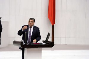 Milletvekili Sındır, “Böyle giderse gül sektöründe de sınıfta kalacağız”