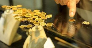 Vatandaş hücum etti; kuyumcularda altın kalmadı
