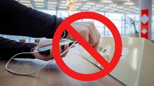 Telefonunuzu Halka Açık Şarj Noktalarında Şarj Etmemelisiniz