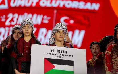 23 NİSAN COŞKUSU ÜSKÜDAR MEYDANI’NA TAŞTI