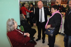 Eşkinat Zübeyde Hanım Huzurevi’nin El Sanatları Sergisini Gezdi