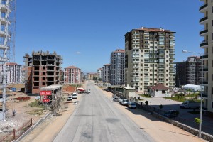 Caddelerde Yenileme Çalışmaları Devam Ediyor