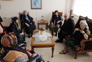 Eşkinat Emekçi Kadınlar Gününü Huzurevinde Kutladı