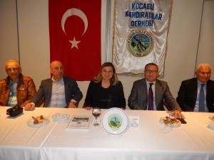 CHP Milletvekili Aday Adayı Diş Hekimi Müzeyyen Topçu Tan Kocaeli Kandıralılar Derneğinde..