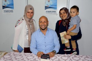 Kahraman Tazeoğlu Manisa’da Okurlarıyla Buluştu