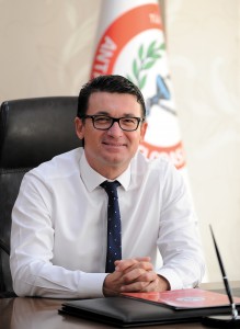 Antalya Eczacı Odası Yönetim Kurulu Başkanı Ecz. Tolgar AKKUŞ’tan Yeni Yıl Mesajı