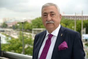 PALANDÖKEN, “İNŞAAT SEKTÖRÜ FİYATLARI AŞAĞI ÇEKMELİ”