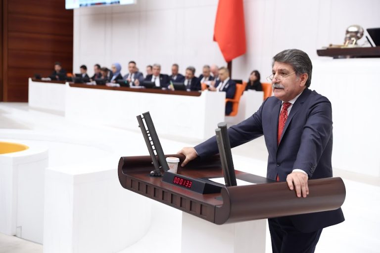 Prof. Dr. Kanko, Dünya Maymun Çiçeği Salgını İçin Önlem Alırken AKP Ülkeyi Yol Geçen Hanına Çevirdi!