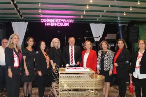 Emekli Bu Ülkenin Çimentosu, Çakıl Taşıdır