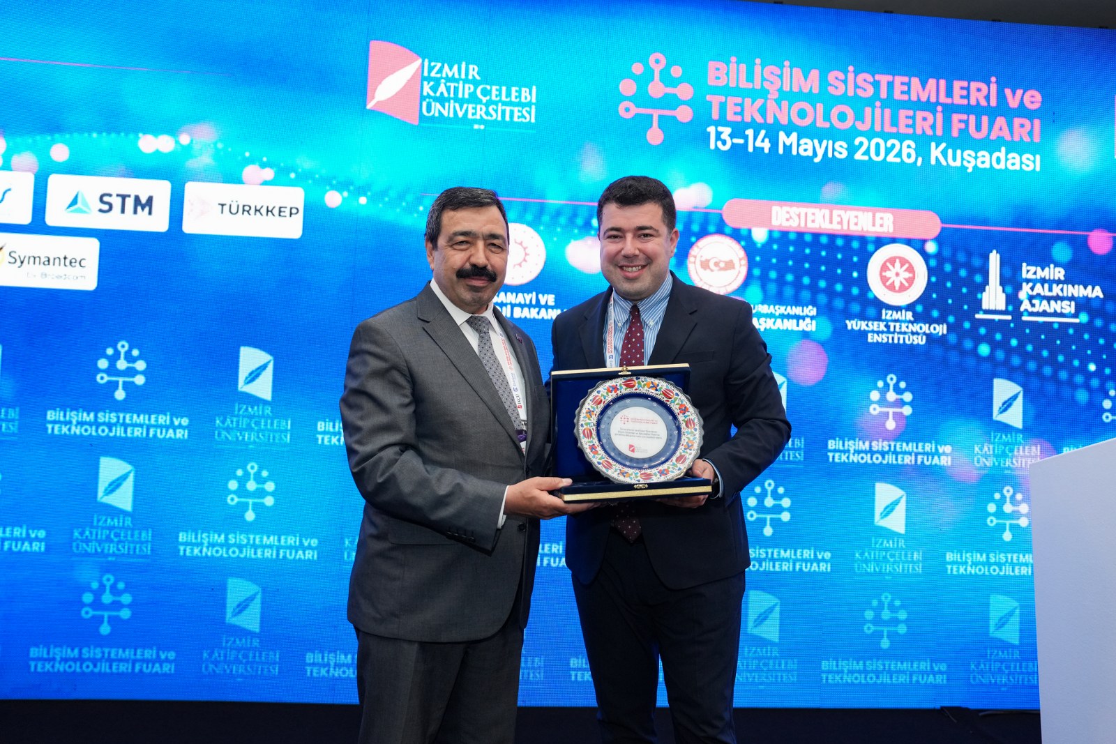 İKÇÜ Bilişim Sistemleri ve Teknolojileri Fuarı Kamu, Üniversite ve Teknoloji Dünyasını Bir Araya Getirdi